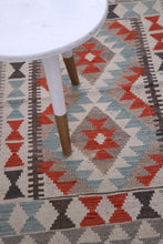 Load image into Gallery viewer, Kleurrijk Tapijt Laagpolig Handgeweven Wollen Vloerkleed - Koho Afghan Kelim 124x82