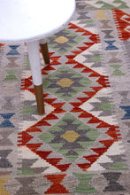 Load image into Gallery viewer, Kleurrijk Tapijt Laagpolig Handgeweven Wollen Vloerkleed - Koho Afghan Kelim 128x80