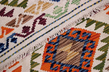 Load image into Gallery viewer, Kleurrijk Tapijt Laagpolig Handgeweven Wollen Vloerkleed - Koho Afghan Kelim 119x80