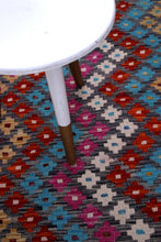 Load image into Gallery viewer, Kleurrijk Tapijt Laagpolig Handgeweven Wollen Vloerkleed - Koho Afghan Kelim 104x72