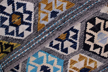 Load image into Gallery viewer, Kleurrijk Tapijt Laagpolig Handgeweven Wollen Vloerkleed - Koho Afghan Kelim 123x85