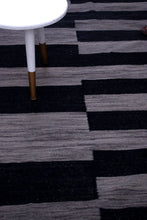 Load image into Gallery viewer, Grijs/Zwart Tapijt Laagpolig Handgeweven Wollen Vloerkleed - Koho Afghan Modern Kelim 210x162