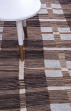 Load image into Gallery viewer, Bruin Tapijt Laagpolig Handgeweven Wollen Vloerkleed - Koho Afghan Modern Kelim 172x128