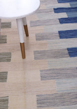 Load image into Gallery viewer, Blauw Tapijt Laagpolig Handgeweven Wollen Vloerkleed - Koho Afghan Modern Kelim 193x154