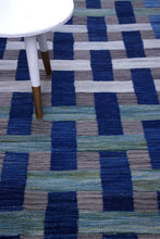 Load image into Gallery viewer, Blauw Tapijt Laagpolig Handgeweven Wollen Vloerkleed - Koho Afghan Modern Kelim 299x202