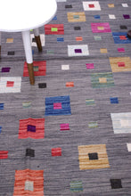 Load image into Gallery viewer, Grijs Tapijt Laagpolig Handgeweven Wollen Vloerkleed - Koho Afghan Modern Kelim 200x148