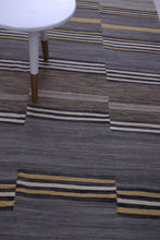 Load image into Gallery viewer, Grijs Tapijt Laagpolig Handgeweven Wollen Vloerkleed - Koho Afghan Modern Kelim 227x148
