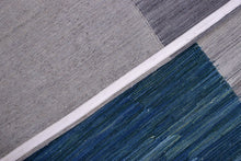 Load image into Gallery viewer, Blauw Tapijt Laagpolig Handgeweven Wollen Vloerkleed - Koho Afghan Modern Kelim 346x245