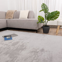 Load image into Gallery viewer, Lichtgrijs Tapijt Wasbaar Laagpolig Vloerkleed met Anti Slip Koho Soft Comfort Wasbaar op 30°