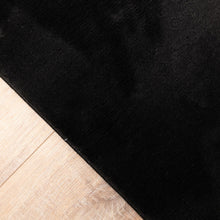 Load image into Gallery viewer, Zwart Tapijt Wasbaar Laagpolig Vloerkleed met Anti Slip Koho Soft Comfort Wasbaar op 30°