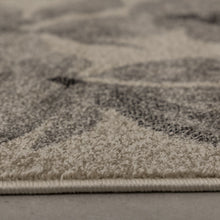 Load image into Gallery viewer, Beige met Grijs Tapijt Laagpolig Vloerkleed Koho Belgian Design Bloemenpatroon