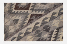 Load image into Gallery viewer, Beige Tapijt Laagpolig Handgeweven Wollen Vloerkleed - Koho Afghan Natural Kelim 292x84
