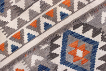 Load image into Gallery viewer, Kleurrijk Tapijt Laagpolig Handgeweven Wollen Vloerkleed - Koho Afghan Kelim 187x77
