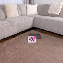 Load image into Gallery viewer, Taupe Tapijt Wasbaar Laagpolig Vloerkleed met Anti Slip Koho Japandi Stijl Wasbaar op 30° - Koho Carpets
