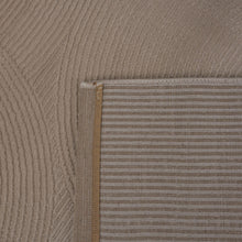 Load image into Gallery viewer, Donker Beige Tapijt Kwalitatief Laagpolig Vloerkleed Koho Premium Touch 3D Toon op Toon
