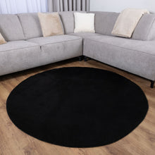 Load image into Gallery viewer, Zwart Rond Tapijt Laagpolig Rond Vloerkleed met Anti Slip Koho Soft Comfort Wasbaar op 30°
