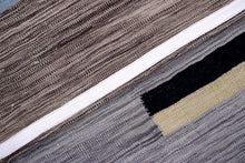 Load image into Gallery viewer, Blauw Tapijt Laagpolig Handgeweven Wollen Vloerkleed - Koho Afghan Modern Kelim 179x121
