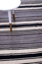 Load image into Gallery viewer, Grijs Tapijt Laagpolig Handgeweven Wollen Vloerkleed - Koho Afghan Modern Kelim 213x150
