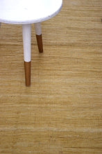Load image into Gallery viewer, Geel Tapijt Laagpolig Handgeweven Wollen Vloerkleed - Koho Afghan Modern Kelim 173x124
