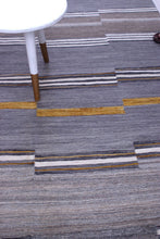 Load image into Gallery viewer, Grijs Tapijt Laagpolig Handgeweven Wollen Vloerkleed - Koho Afghan Modern Kelim 230x162

