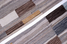 Load image into Gallery viewer, Grijs Tapijt Laagpolig Handgeweven Wollen Vloerkleed - Koho Afghan Modern Kelim 292x197
