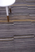 Load image into Gallery viewer, Grijs Tapijt Laagpolig Handgeweven Wollen Vloerkleed - Koho Afghan Modern Kelim 193x150
