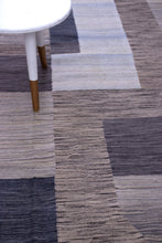 Load image into Gallery viewer, Grijs Tapijt Laagpolig Handgeweven Wollen Vloerkleed - Koho Afghan Modern Kelim 225x165
