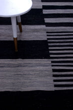 Load image into Gallery viewer, Zwart Tapijt Laagpolig Handgeweven Wollen Vloerkleed - Koho Afghan Modern Kelim 226x159
