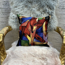 Load image into Gallery viewer, Kussen koho Picasso Animal Power 45x45
